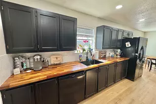 704 Shady Grove Ct, Granbury, TX 76049 - Photo 8