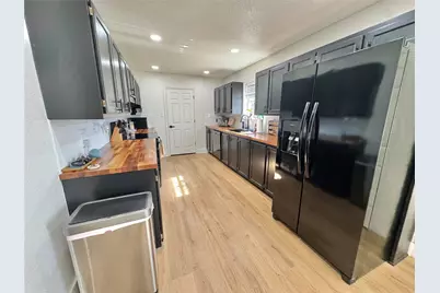 704 Shady Grove Court, Granbury, TX 76049 - Photo 10