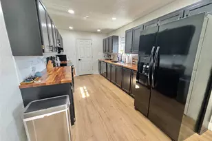 704 Shady Grove Ct, Granbury, TX 76049 - Photo 10