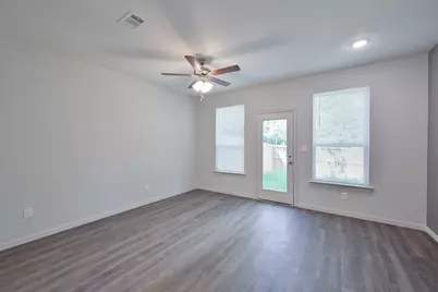 1716 E Powell Avenue, Fort Worth, TX 76104 - Photo 6