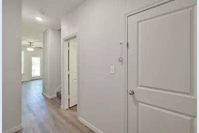 1716 E Powell Avenue, Fort Worth, TX 76104 - Photo 4