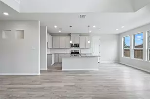 509 Hummingbird Ln, Van Alstyne, TX 75495 - Photo 2