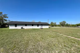 925 N Kirk St, Hico, TX 76457 - Photo 2