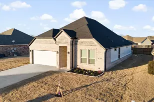 8833 Kiowa Dr, Greenville, TX 75402 - Photo 1