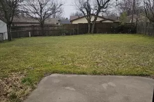 317 Boulder Ct, Burleson, TX 76028 - Photo 6