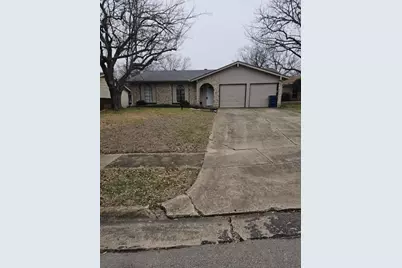 317 Boulder Court, Burleson, TX 76028 - Photo 2