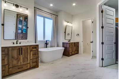 112 Wooded Acres Drive, Mineral Wells, TX 76067 - Photo 20