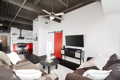 511 N Akard Street #1502, Dallas, TX 75201 - Photo 10
