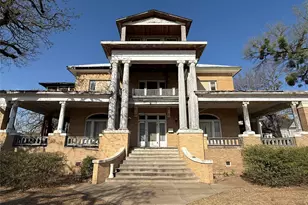 207 NW 4th Ave, Mineral Wells, TX 76067 - Photo 2