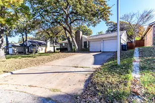 4815 Crestmont Ct, Arlington, TX 76017 - Photo 4