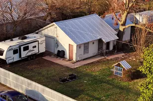 303 Market St W, Honey Grove, TX 75446 - Photo 34