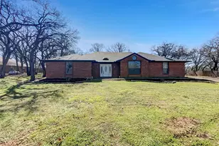 316 Diamond Ln, Burleson, TX 76028 - Photo 1