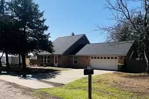 104 Cedar Creek Dr, Groesbeck, TX 76642 - Photo 1