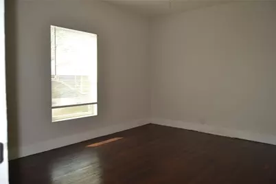 608 S Loving Avenue, Sherman, TX 75090 - Photo 18