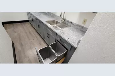 1638 W Irving Boulevard, Irving, TX 75061 - Photo 14