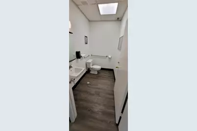 1638 W Irving Boulevard, Irving, TX 75061 - Photo 10