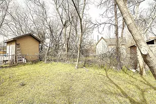 605 Olive St, Cleburne, TX 76031 - Photo 32