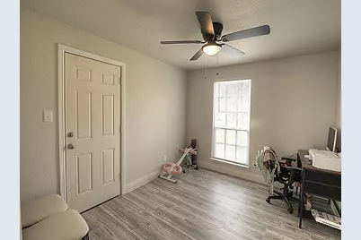 605 Olive Street, Cleburne, TX 76031 - Photo 22