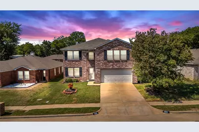 5237 Bedfordshire Drive, Fort Worth, TX 76135 - Photo 2