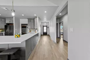 502 S Bay Ct, Runaway Bay, TX 76426 - Photo 6