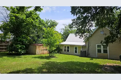 409 E 7th Street, Ferris, TX 75125 - Photo 1