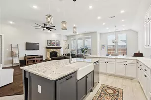 1697 Creek Bluff Ct, Waxahachie, TX 75165 - Photo 10