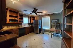 109 S Broadway St, Cresson, TX 76035 - Photo 4