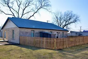 109 S Broadway St, Cresson, TX 76035 - Photo 2