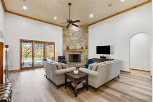 712 S Sugartree Dr, Lipan, TX 76462 - Photo 4