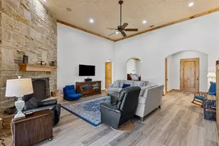 712 S Sugartree Dr, Lipan, TX 76462 - Photo 6