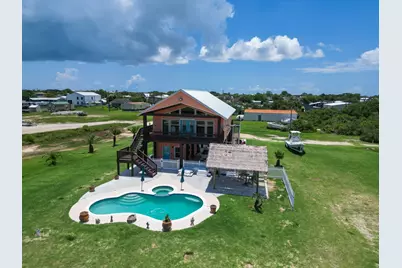 904 W Polk Avenue, Port O Connor, TX 77982 - Photo 6