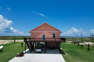 904 W Polk Ave, Port O Connor, TX 77982 - Photo 2