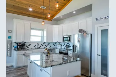 904 W Polk Avenue, Port O Connor, TX 77982 - Photo 20