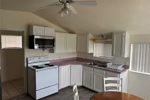 31 Rogers Cir, Krum, TX 76249 - Photo 2