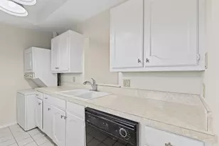 8511 Westover Ct, Granbury, TX 76049 - Photo 16