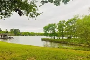 102 Bear Creek Dr, Mabank, TX 75156 - Photo 1