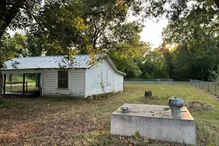 112 Elm St, Roxton, TX 75477 - Photo 20