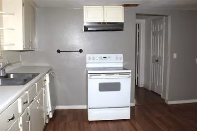 1390 N Estes Street, Stephenville, TX 76401 - Photo 4