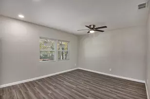 406 Dawson Cir, Grand Prairie, TX 75051 - Photo 6