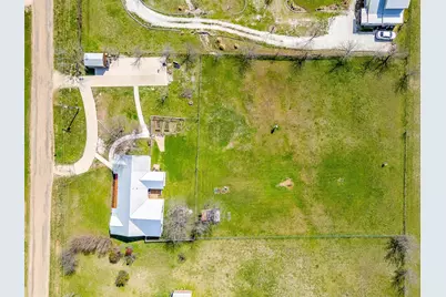 939 Twin Bends Road, Crawford, TX 76638 - Photo 4