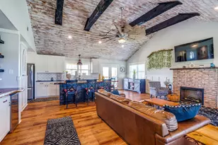 320 English Ct, Springtown, TX 76082 - Photo 14