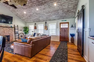 320 English Ct, Springtown, TX 76082 - Photo 18