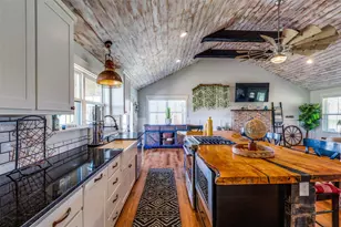 320 English Ct, Springtown, TX 76082 - Photo 22