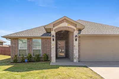 104 Springleaf Lane, Mabank, TX 75147 - Photo 1