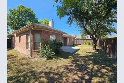 4508 Champion Hill Drive, Grand Prairie, TX 75052 - Photo 6