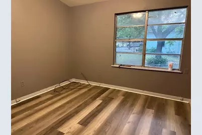 101 N Walnut Street, Lacy Lakeview, TX 76705 - Photo 4