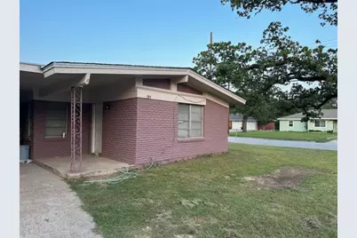 101 N Walnut Street, Lacy Lakeview, TX 76705 - Photo 2