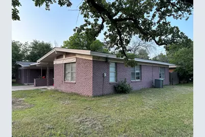 101 N Walnut Street, Lacy Lakeview, TX 76705 - Photo 1