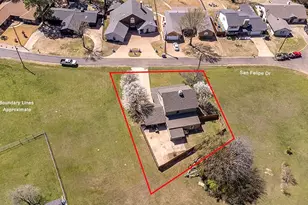 131 San Felipe Dr, Mabank, TX 75156 - Photo 2