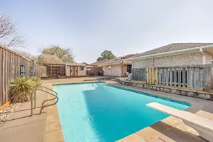 7211 La Sobrina Dr, Dallas, TX 75248 - Photo 2